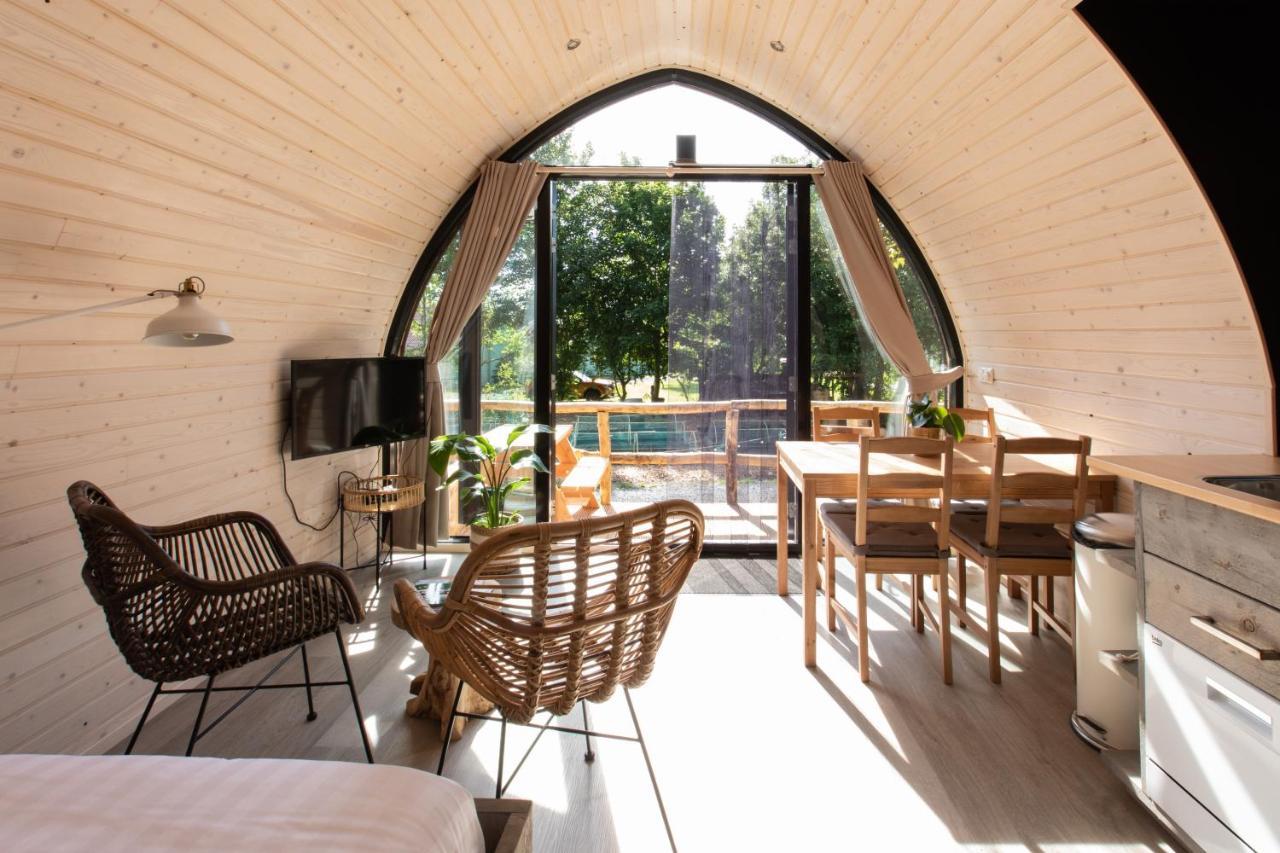 Pod Huisje Met Hottub 도쿰 외부 사진